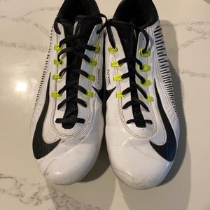Nike flywire football cleats